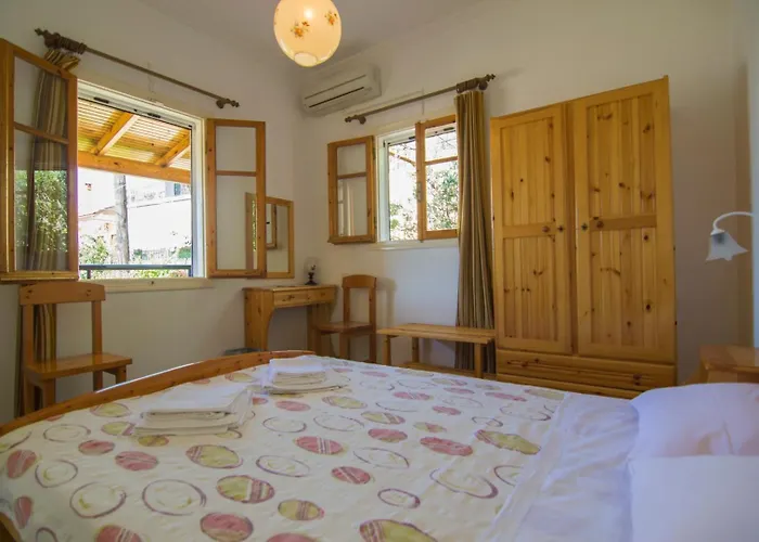 Eritha Apartments & Studios